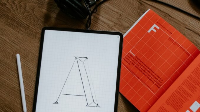 Smartphone mit Social Media für Maker