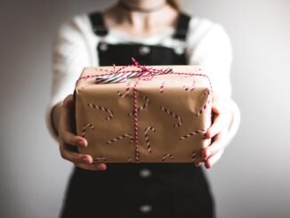 Weihnachts-Holzornamente gelasert