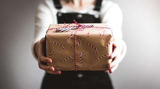 Weihnachts-Holzornamente gelasert